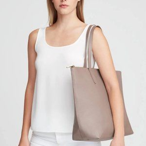 Cuyana Classic Leather Zip Tote in Stone